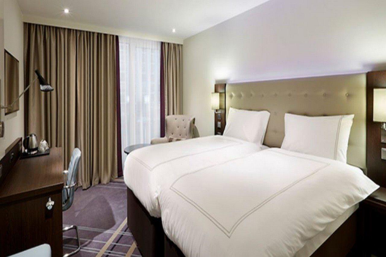 Premier Inn Duesseldorf City Friedrichstadt エクステリア 写真