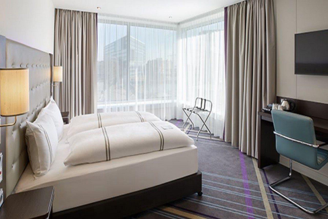 Premier Inn Duesseldorf City Friedrichstadt エクステリア 写真