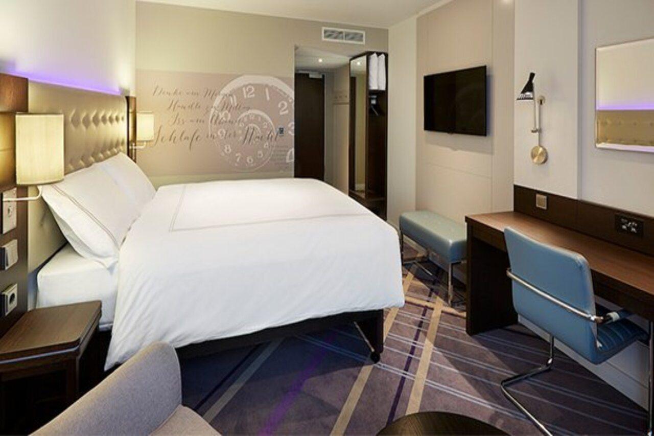 Premier Inn Duesseldorf City Friedrichstadt エクステリア 写真
