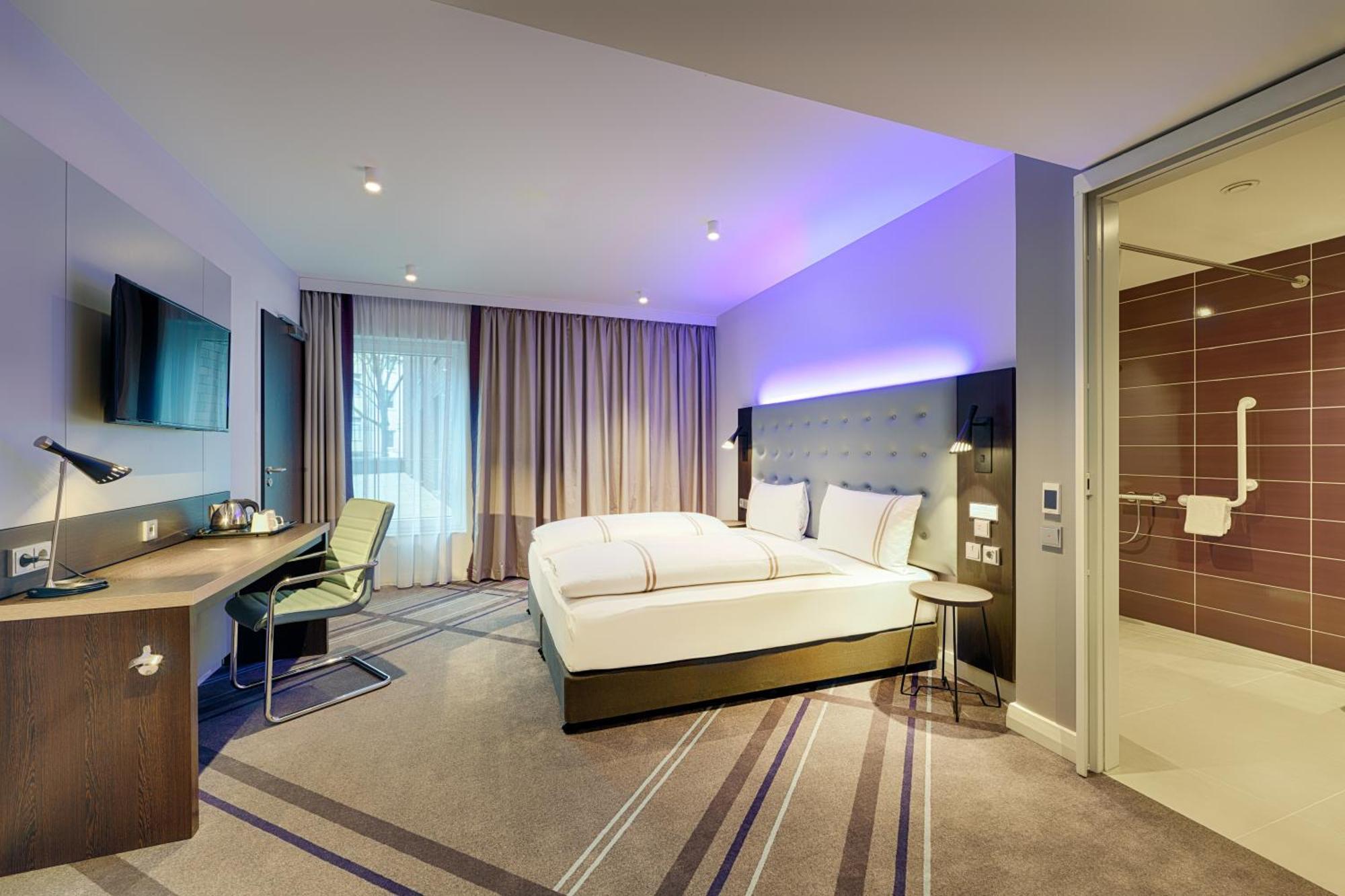 Premier Inn Duesseldorf City Friedrichstadt エクステリア 写真