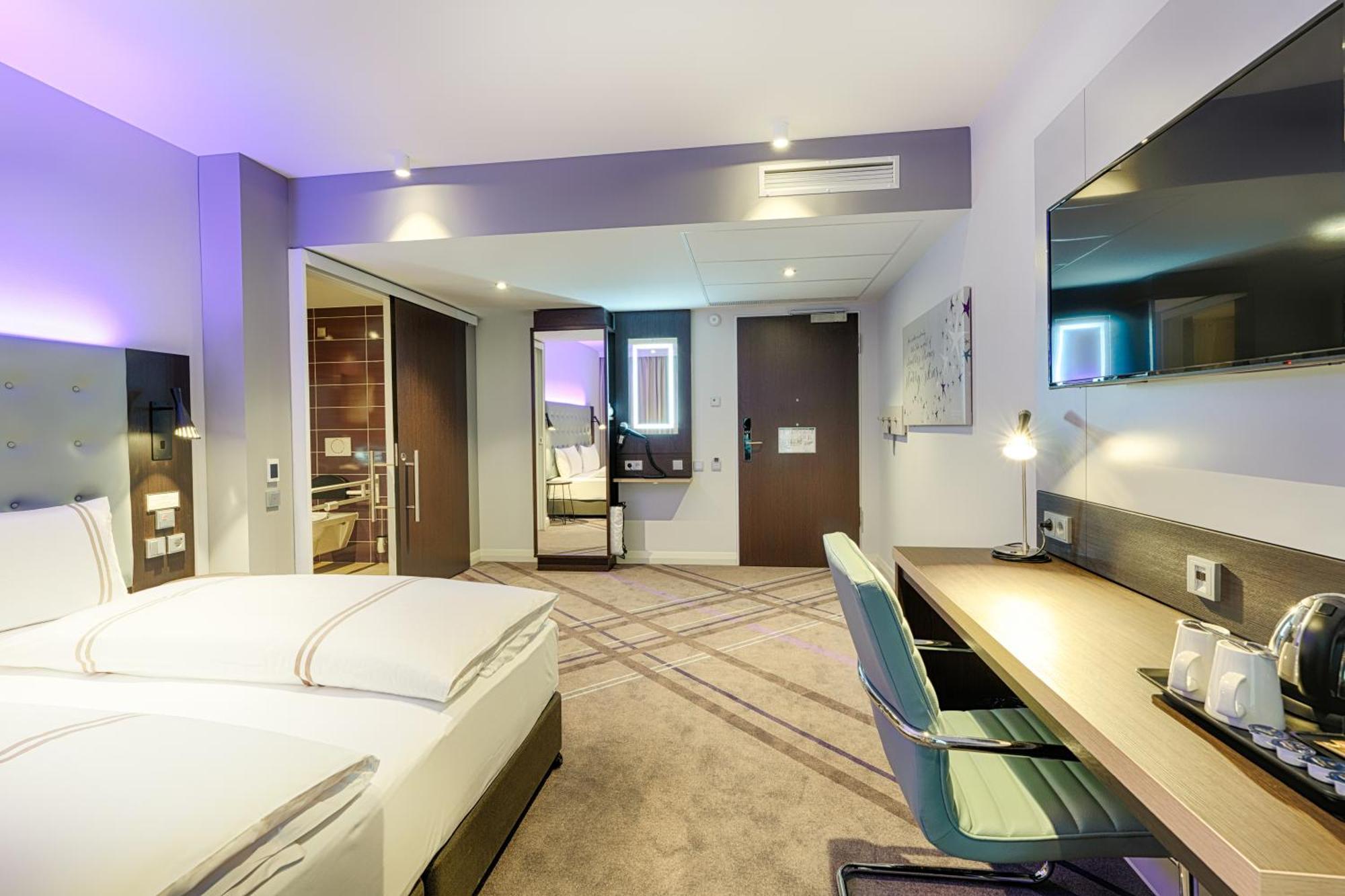 Premier Inn Duesseldorf City Friedrichstadt エクステリア 写真