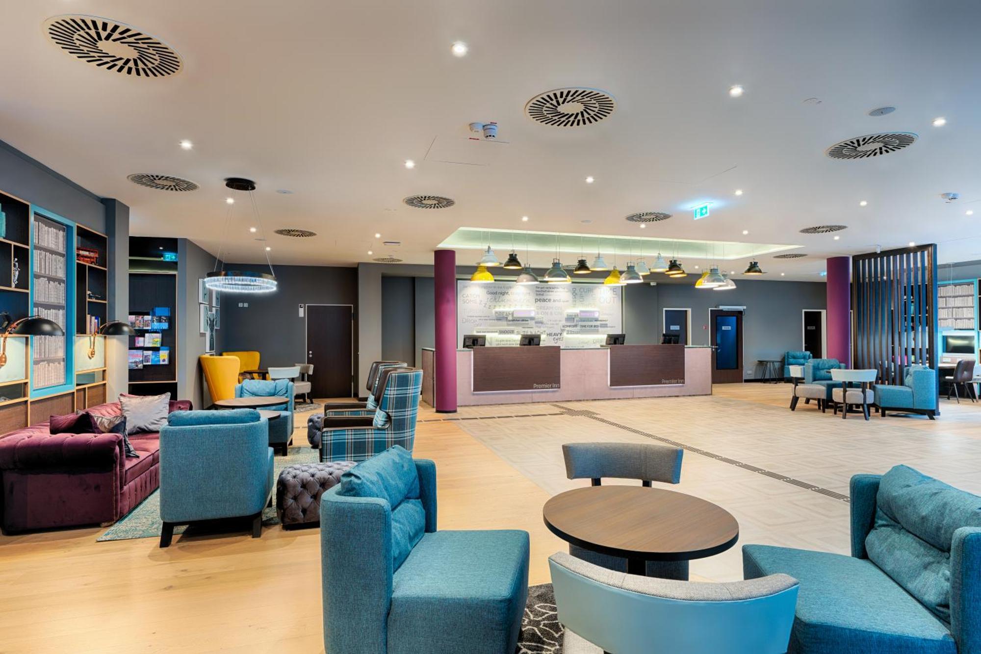 Premier Inn Duesseldorf City Friedrichstadt エクステリア 写真