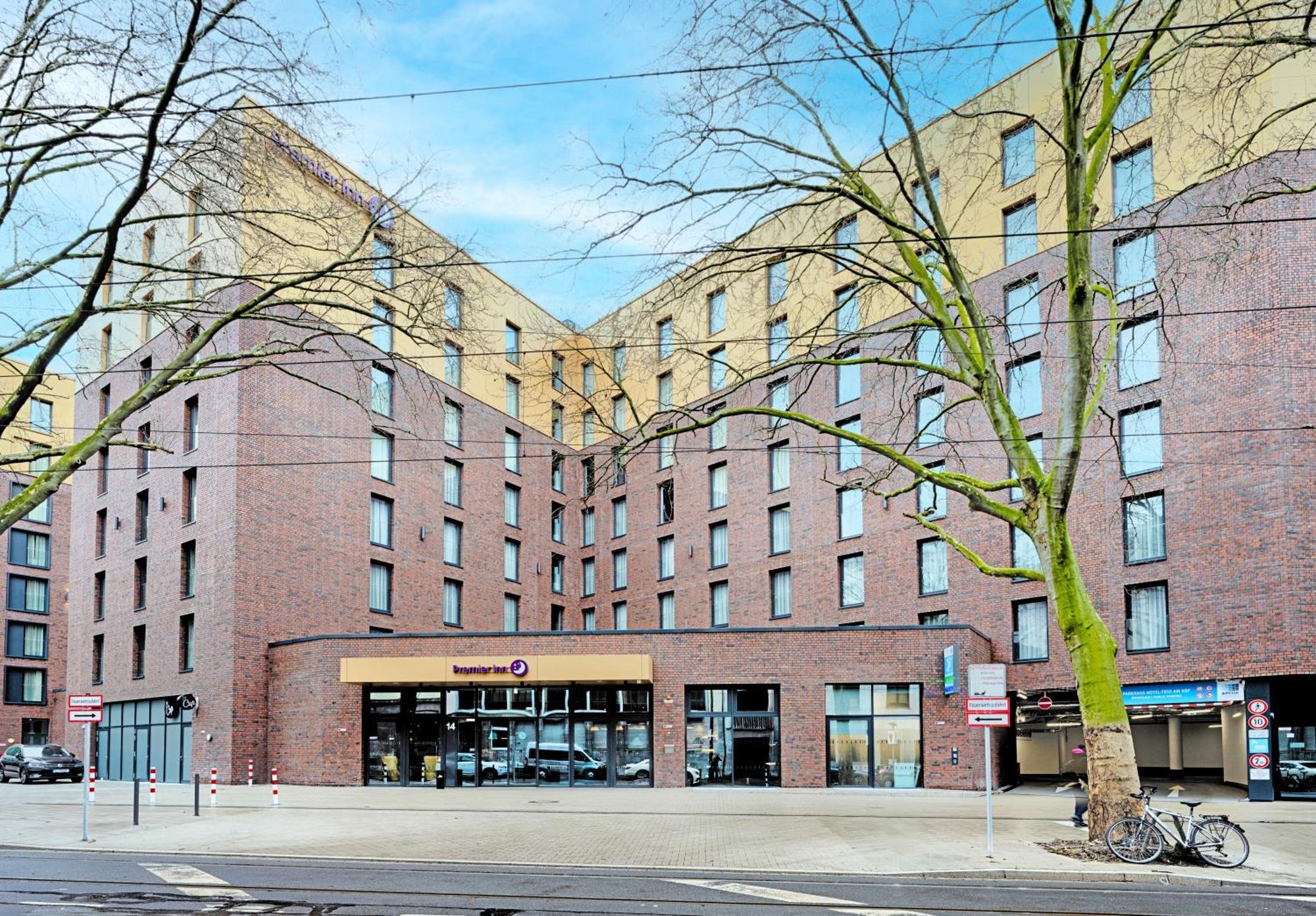 Premier Inn Duesseldorf City Friedrichstadt エクステリア 写真